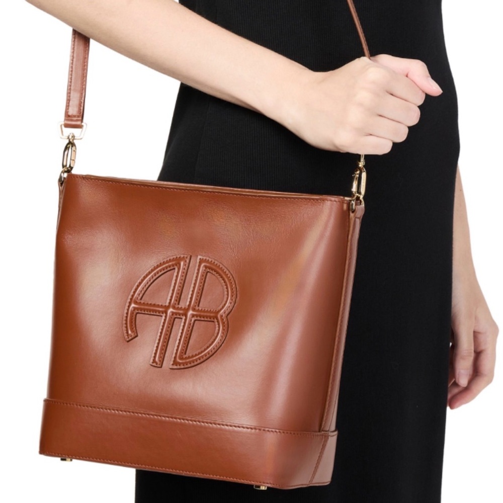 Anine Bing Lili bucket bag in Cognac